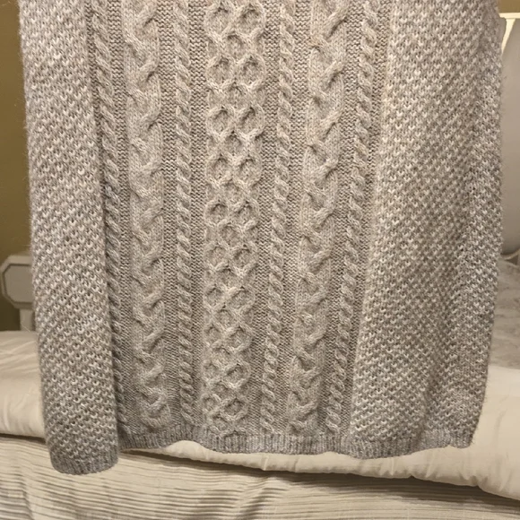 Yvos Cozy Cable Knit Short Sleeve Sweater Dress 79% Acrylic, 30% Alpaca. - Picture 9 of 16